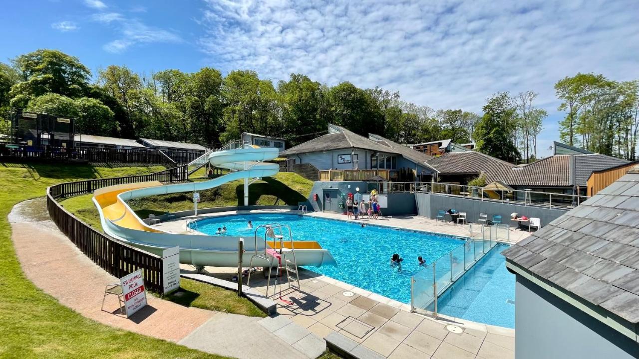 Peaceful Cowslip Lodge - Finlake Spa Resort In Devon Chudleigh Bagian luar foto